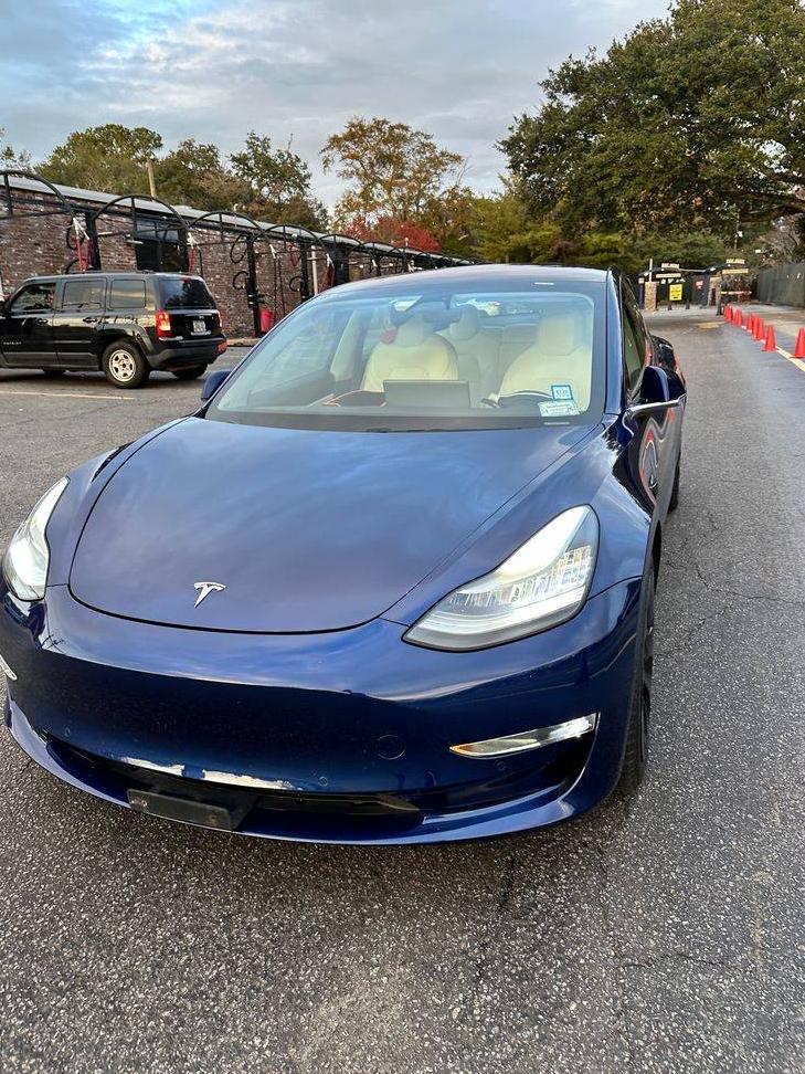 TESLA MODEL 3 2018 5YJ3E1EBXJF099881 image